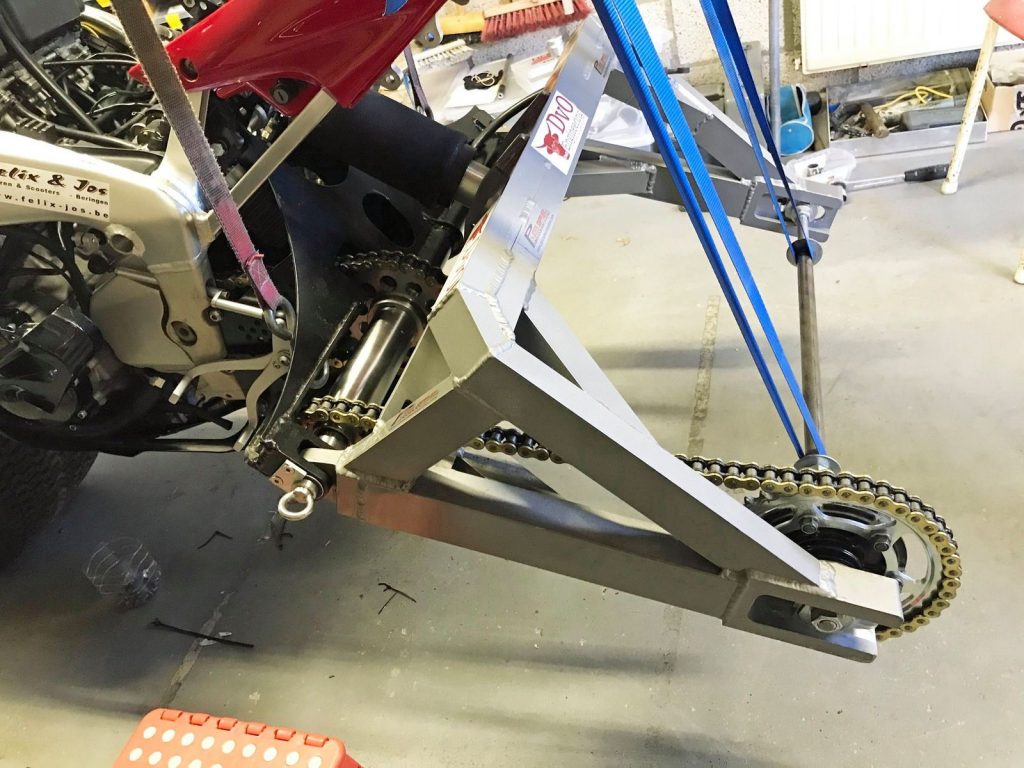 С Yamaha R1 до Северния полюс?! Жак Лукасен отново се готви да ни изуми