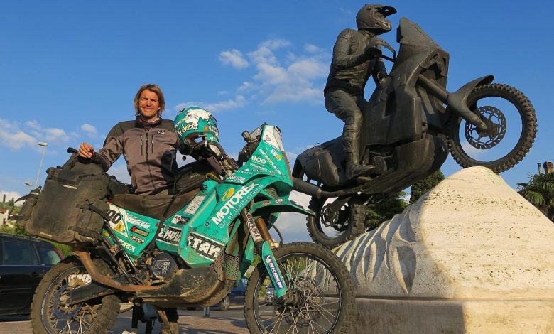 Мото отбивки: Статуята на Фабрицио Меони и KTM