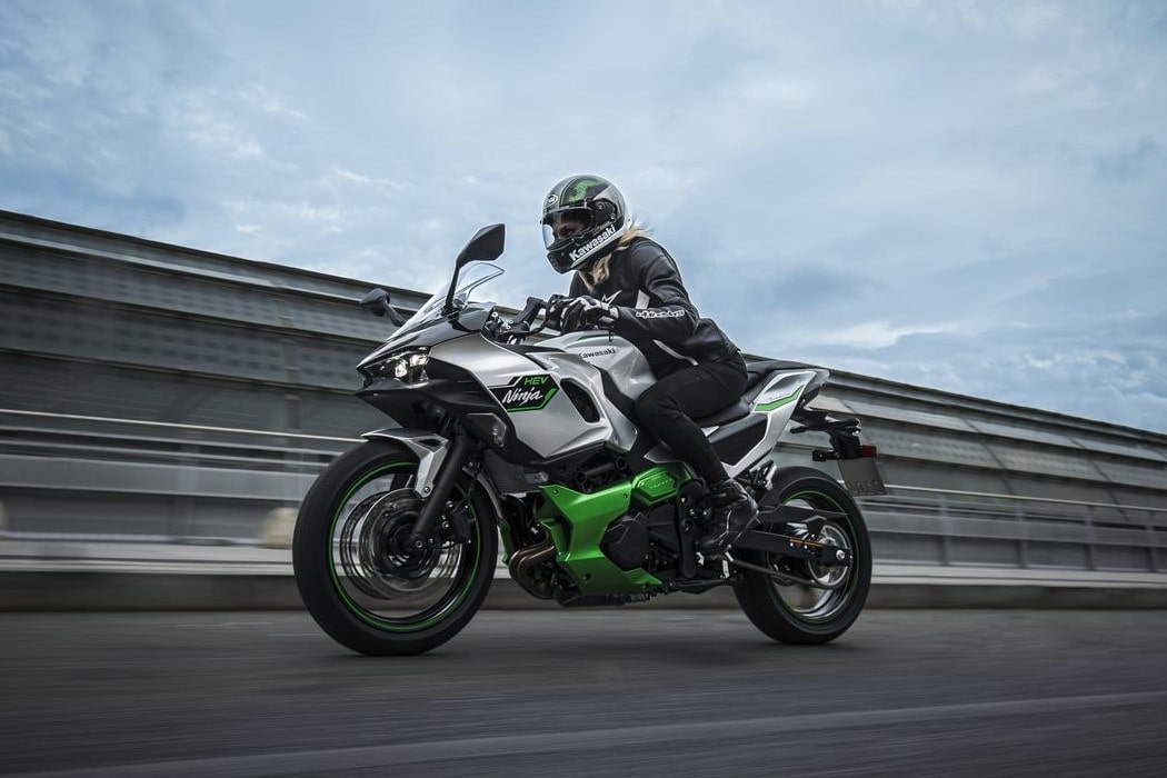 Kawasaki разкри Ninja 7 Hybrid HEV - първият хибриден мотоциклет!