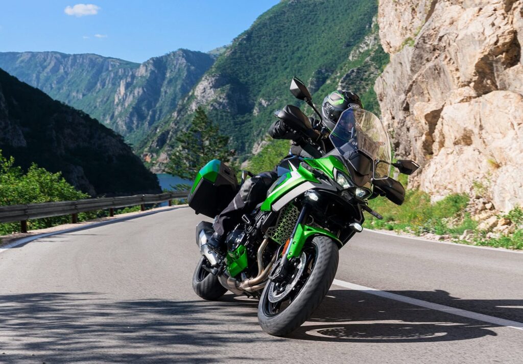 Kawasaki изненада всички с Versys 900