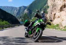 Kawasaki представиха Versys 900, с двигател от Z900